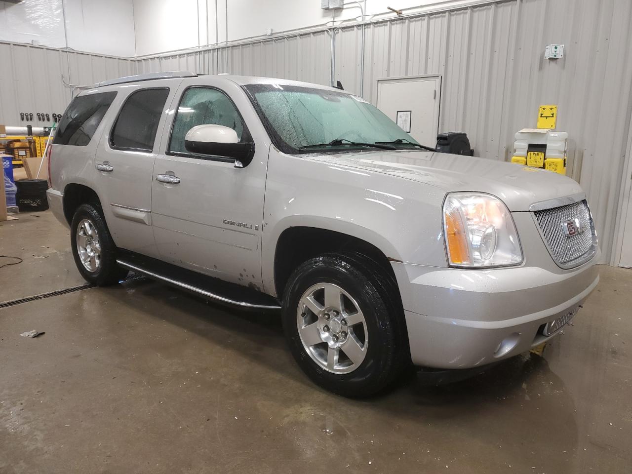 2008 GMC Yukon VIN 1GKFK63858J192051 Copart auction photo, side / front end damage thumbnail 4