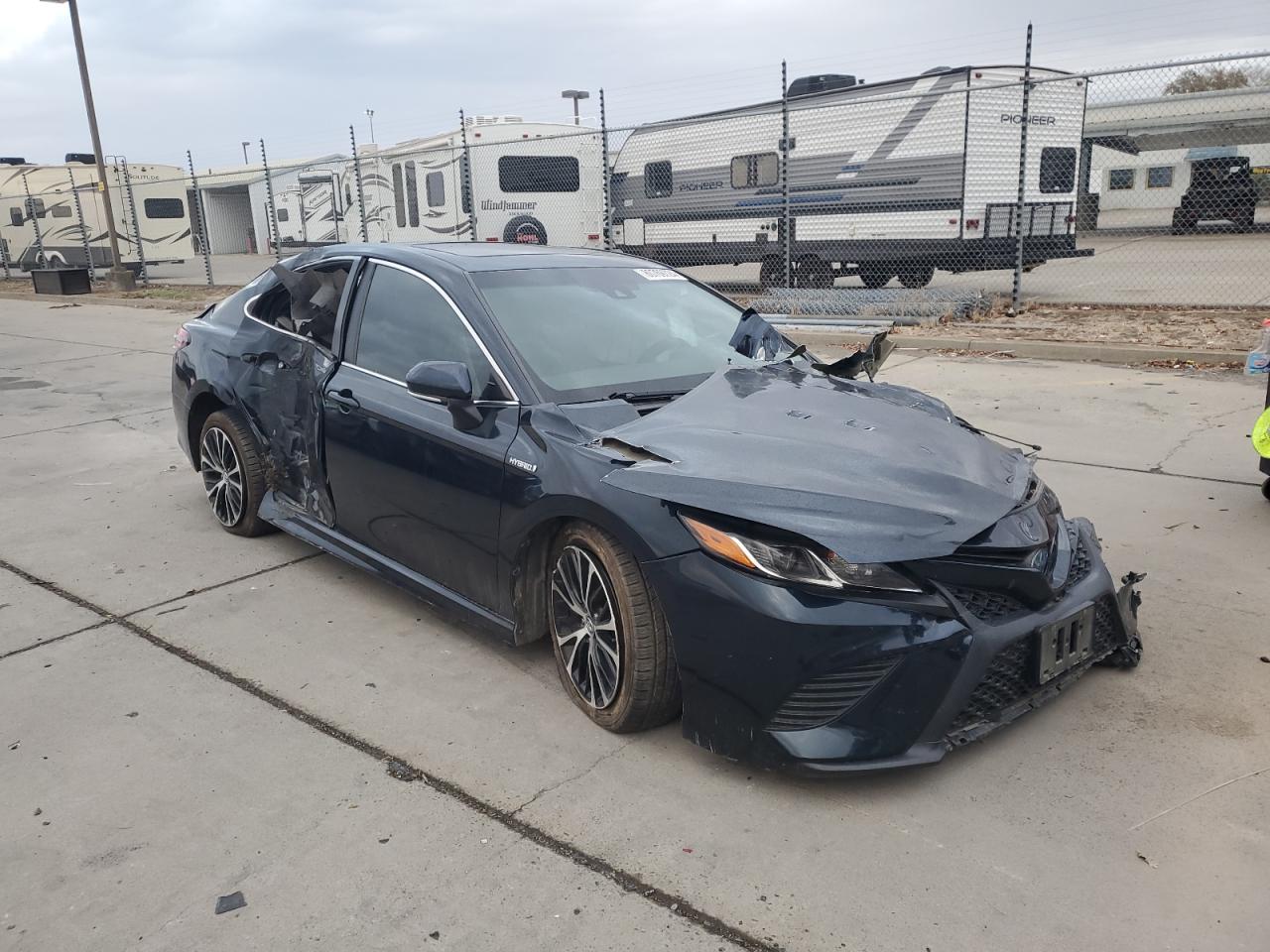 2018 Toyota Camry VIN 4T1B21HK1JU507672 Copart auction photo, all over damage thumbnail 4