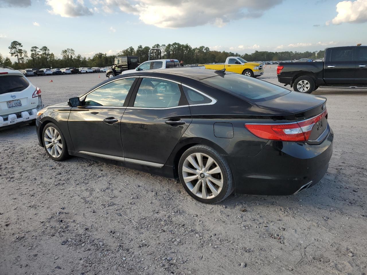 2017 Hyundai Azera VIN KMHFH4JG0HA578235 Copart auction photo, normal wear damage thumbnail 2
