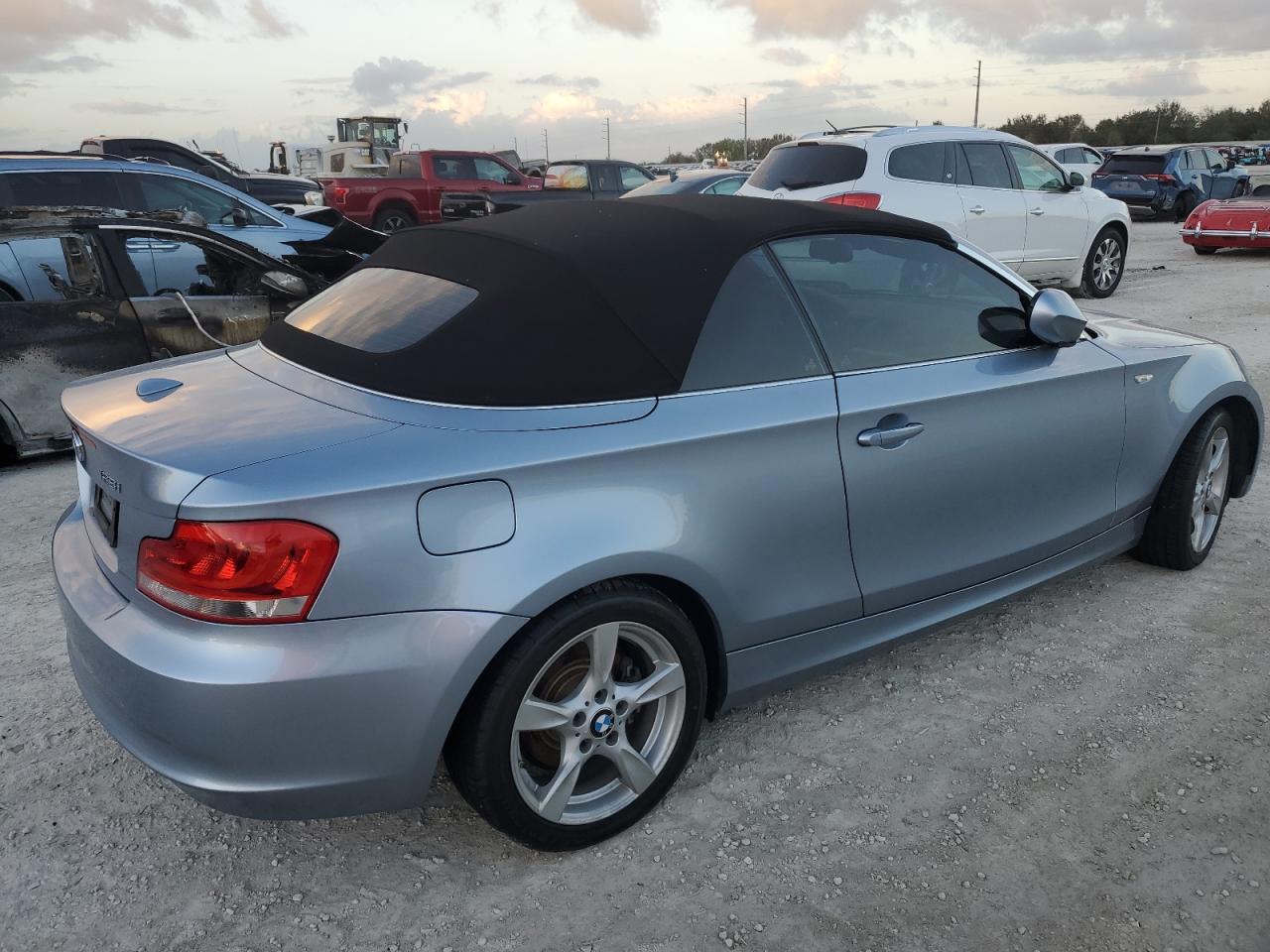 2013 BMW 1er VIN WBAUN1C54DVR01247 Copart auction photo, water/flood damage thumbnail 3
