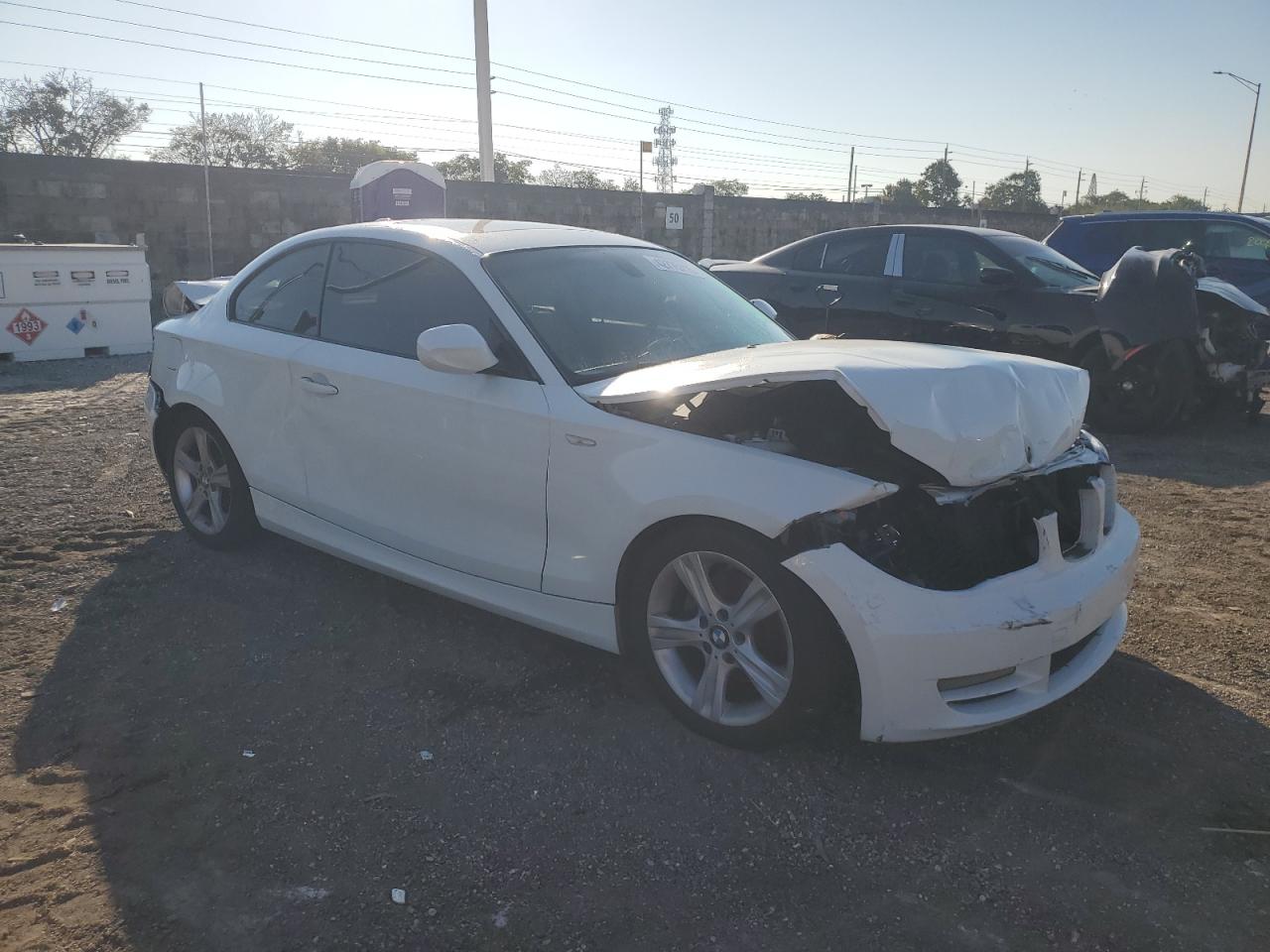 2011 BMW 1er VIN WBAUP7C50BVK78574 Copart auction photo, front end / rear end damage thumbnail 4