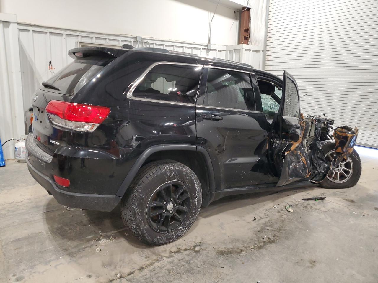 2018 Jeep Grand Cherokee VIN 1C4RJFAG3JC179685 Copart auction photo, all over damage thumbnail 3