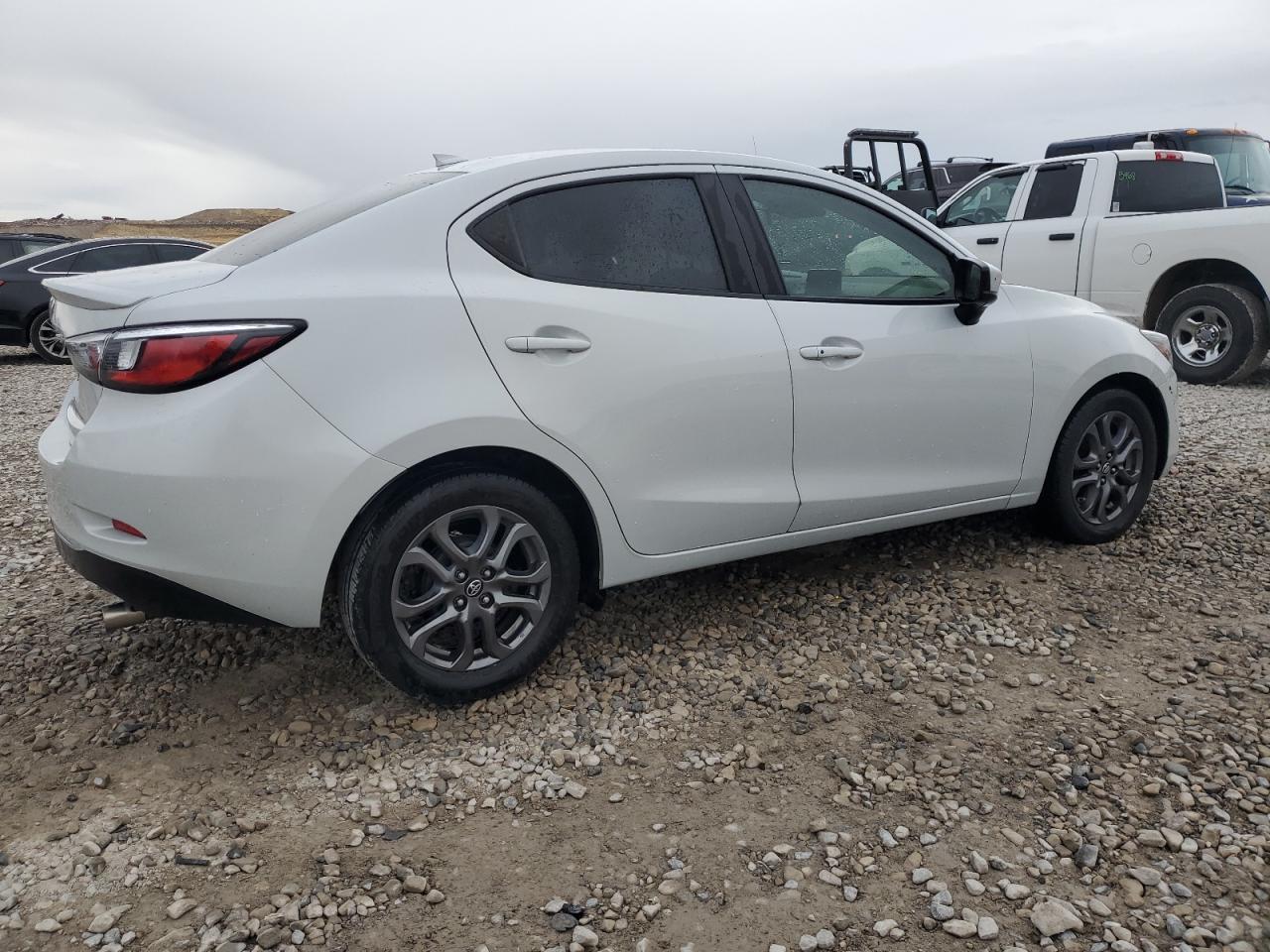 2019 Toyota Yaris VIN 3MYDLBYV2KY509084 Copart auction photo, side damage thumbnail 3