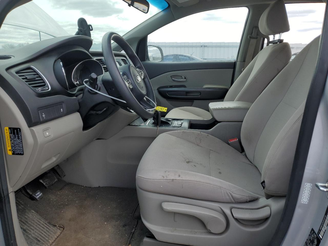 2018 KIA Sedona VIN KNDMA5C16J6410736 Copart auction photo, front end / minor dent/scratches damage thumbnail 7