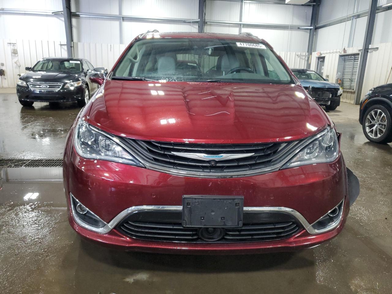 2017 Chrysler Pacifica VIN 2C4RC1N78HR692231 Copart auction photo, front end / side damage thumbnail 5