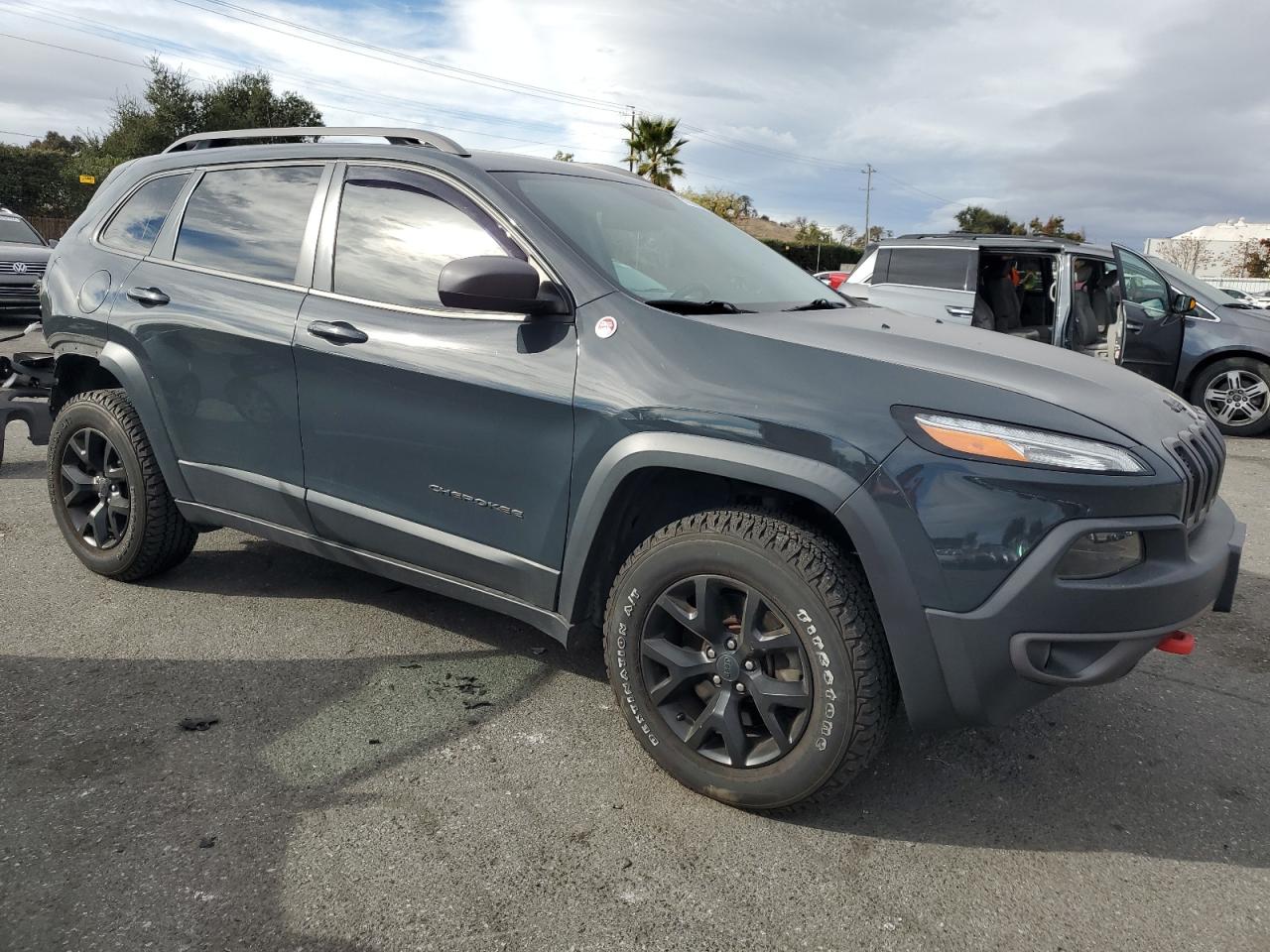 2017 Jeep Cherokee VIN 1C4PJMBB1HW538426 Copart auction photo, rear end / side damage thumbnail 4