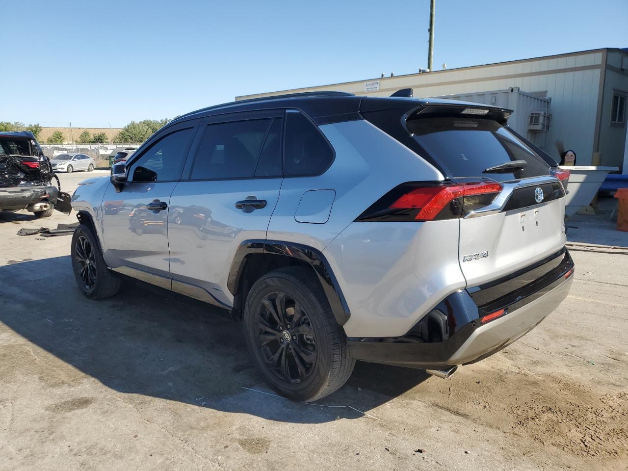 2022 Toyota RAV 4 VIN JTME6RFV6ND524233 Copart auction photo, front end / side damage thumbnail 2