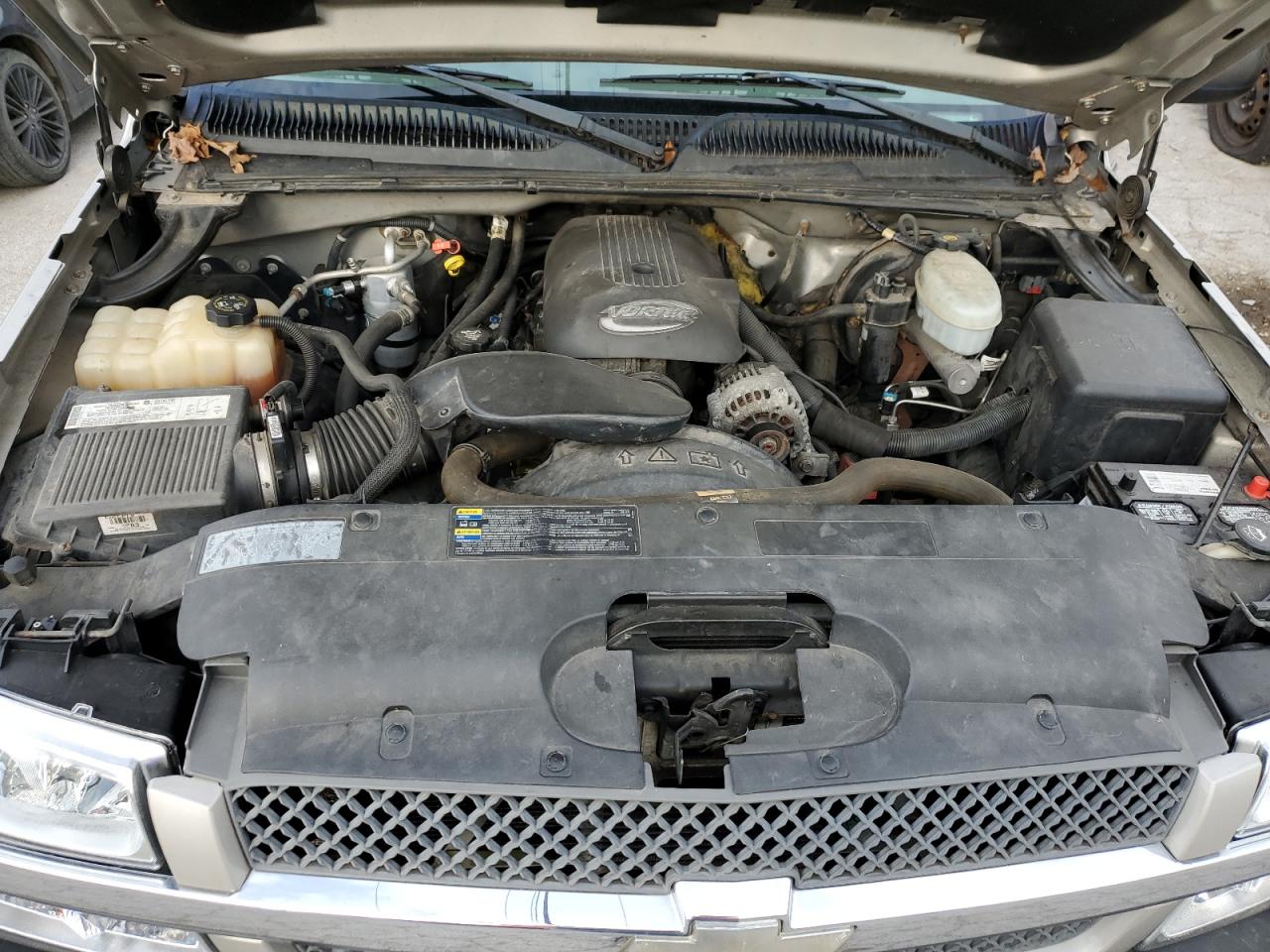 2004 Chevrolet Silverado VIN 2GCEK13T741314170 Copart auction photo, front end damage thumbnail 11