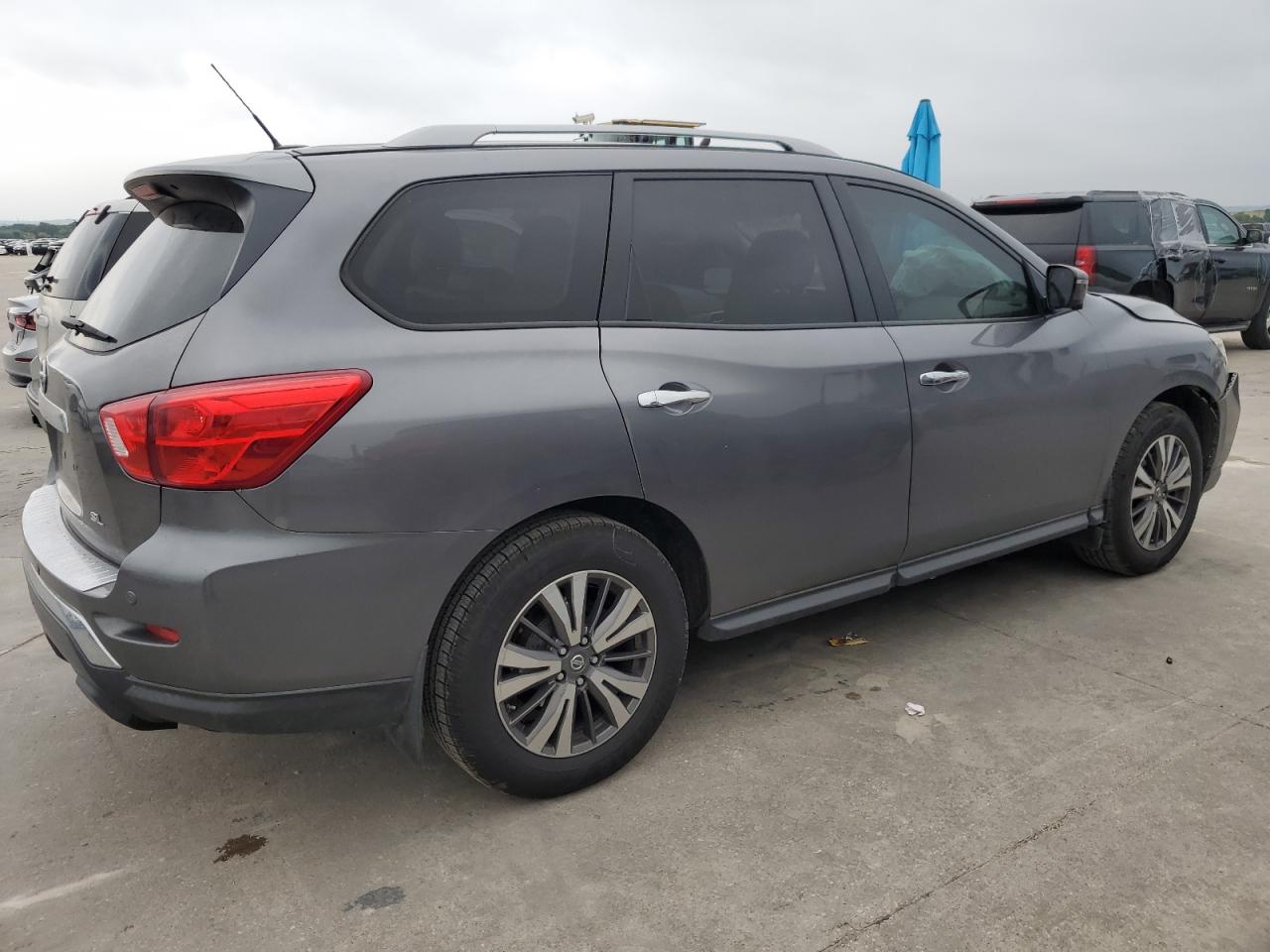 2017 Nissan Pathfinder VIN 5N1DR2MN7HC611853 Copart auction photo, front end damage thumbnail 3