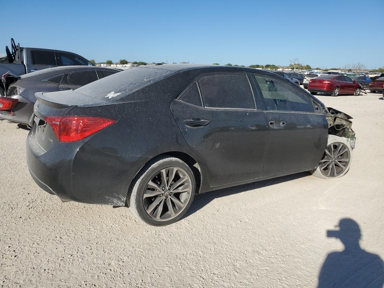 2018 Toyota Corolla VIN 5YFBURHEXJP746254 Copart auction photo, front end damage thumbnail 3