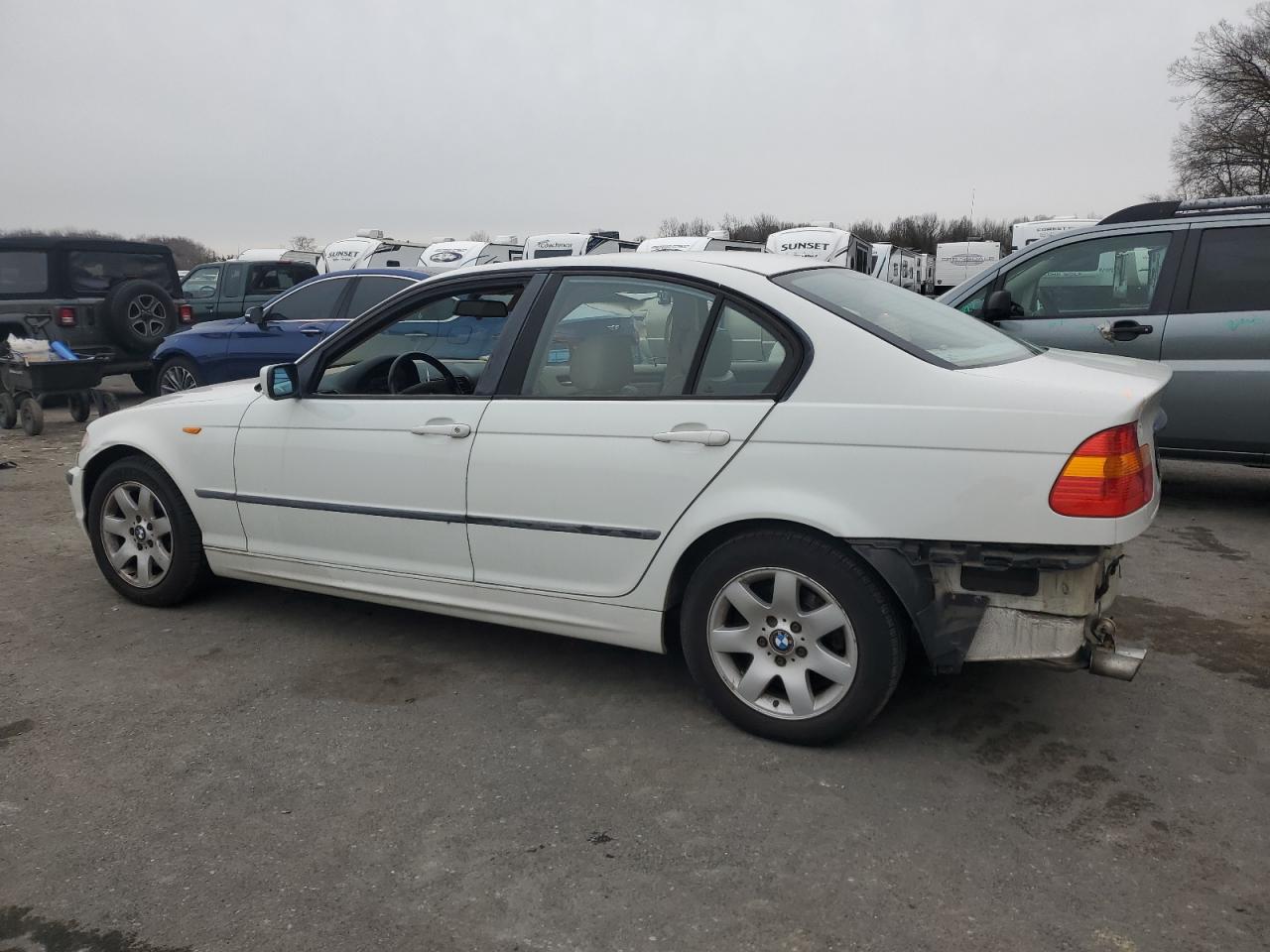 2002 BMW 3er VIN WBAEU33462PH85676 Copart auction photo, rear end damage thumbnail 2
