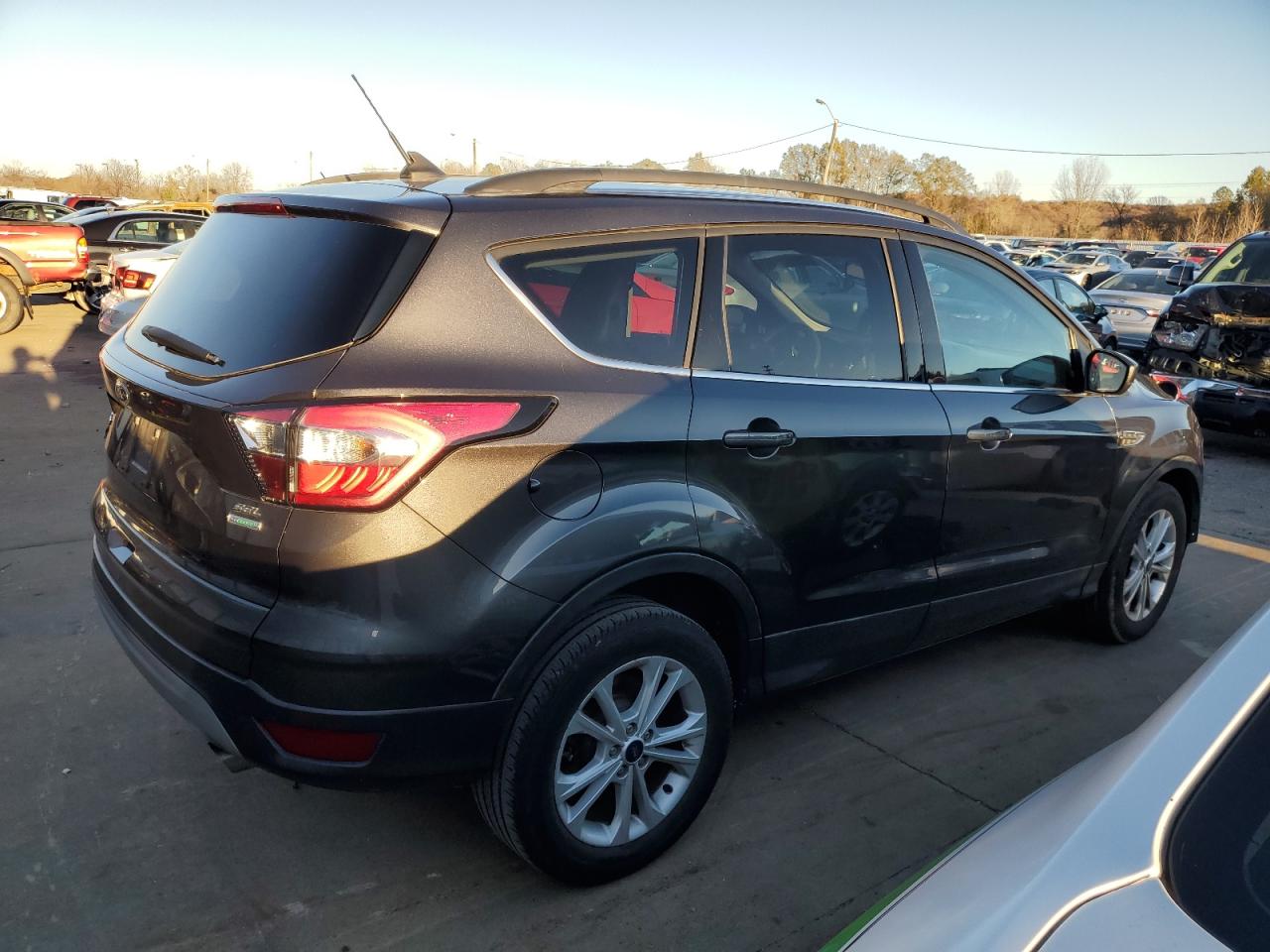 2018 Ford Escape VIN 1FMCU0HD0JUD33782 Copart auction photo, front end / minor dent/scratches damage thumbnail 3