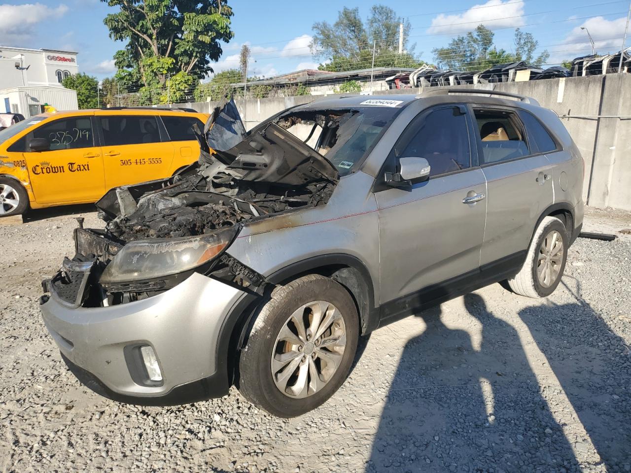 2015 KIA Sorento VIN 5XYKU4A74FG644362