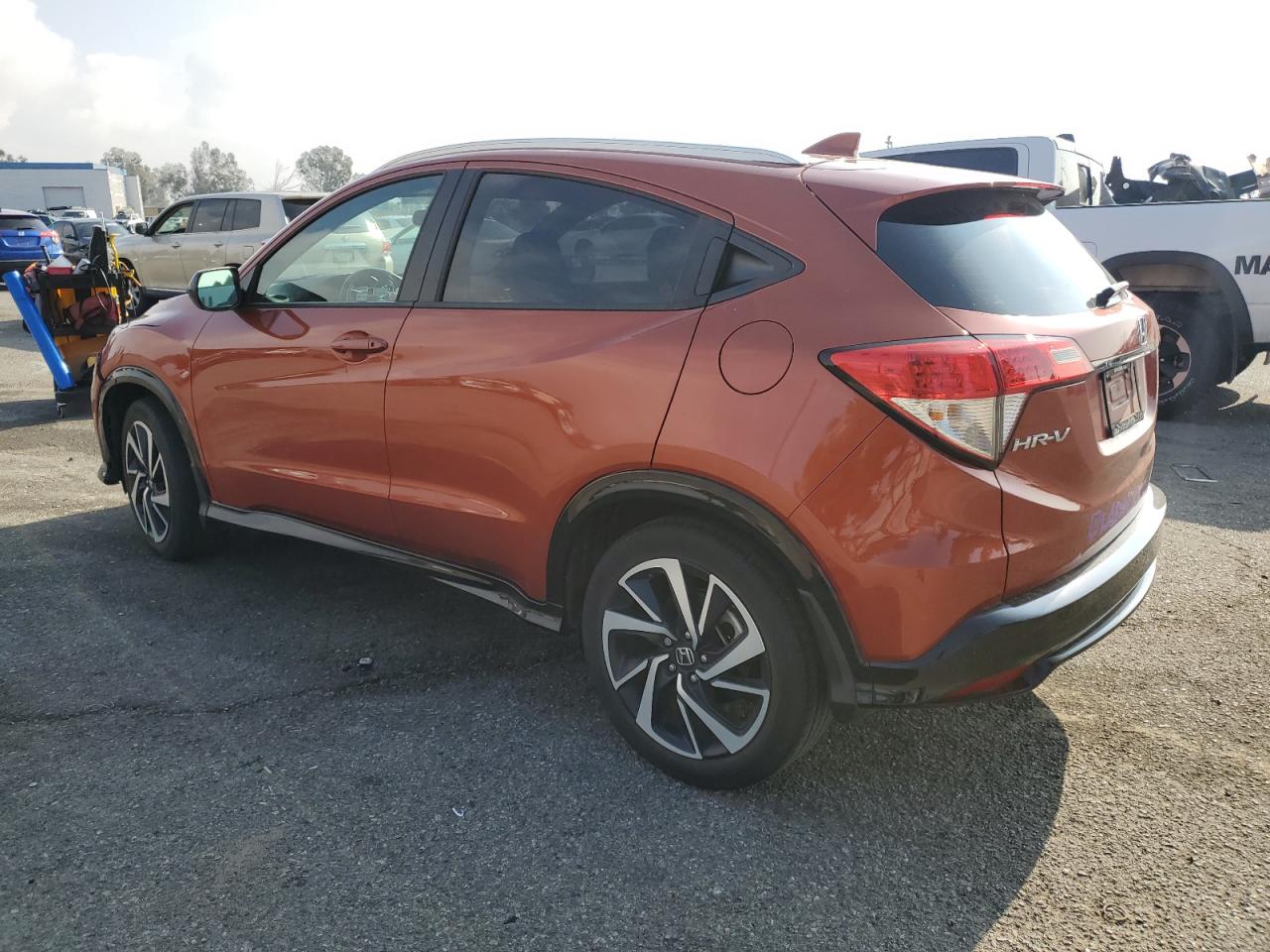 2019 Honda HR-V VIN 3CZRU5H15KG702782 Copart auction photo, front end damage thumbnail 2