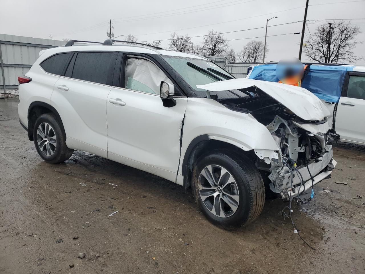 2023 Toyota Highlander VIN 5TDKDRBH6PS004792 Copart auction photo, front end / side damage thumbnail 4
