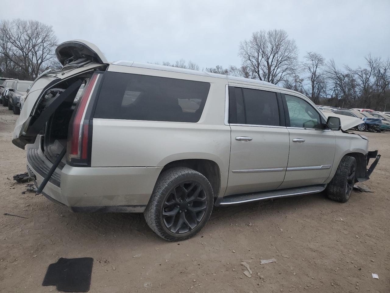 2017 Cadillac Escalade VIN 1GYS4HKJ8HR124777 Copart auction photo, all over damage thumbnail 3