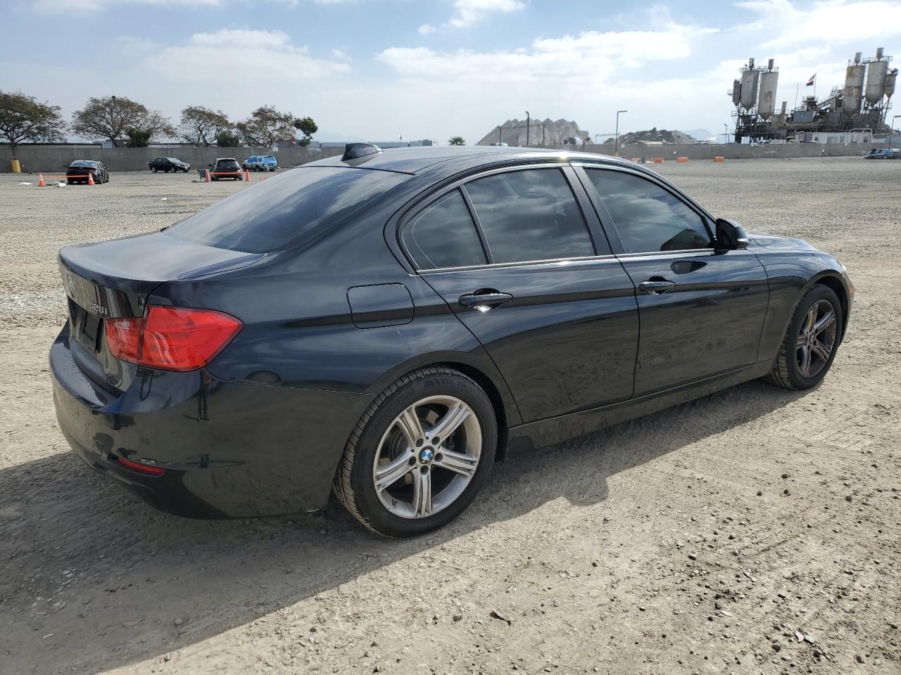 2014 BMW 3er VIN WBA3A5G55ENP31863 Copart auction photo, side / rear end damage thumbnail 3