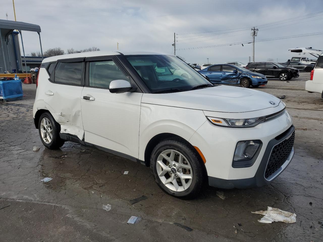 2020 KIA Soul VIN KNDJ23AU8L7021076 Copart auction photo, side / rear end damage thumbnail 4