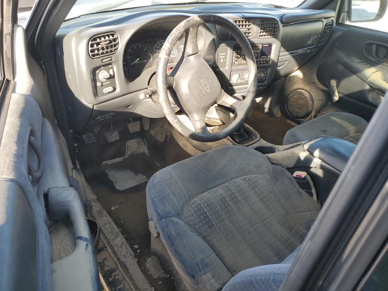 2001 Chevrolet S-10 Pickup VIN 1GCCS145118119634 Copart auction photo, water/flood damage thumbnail 8