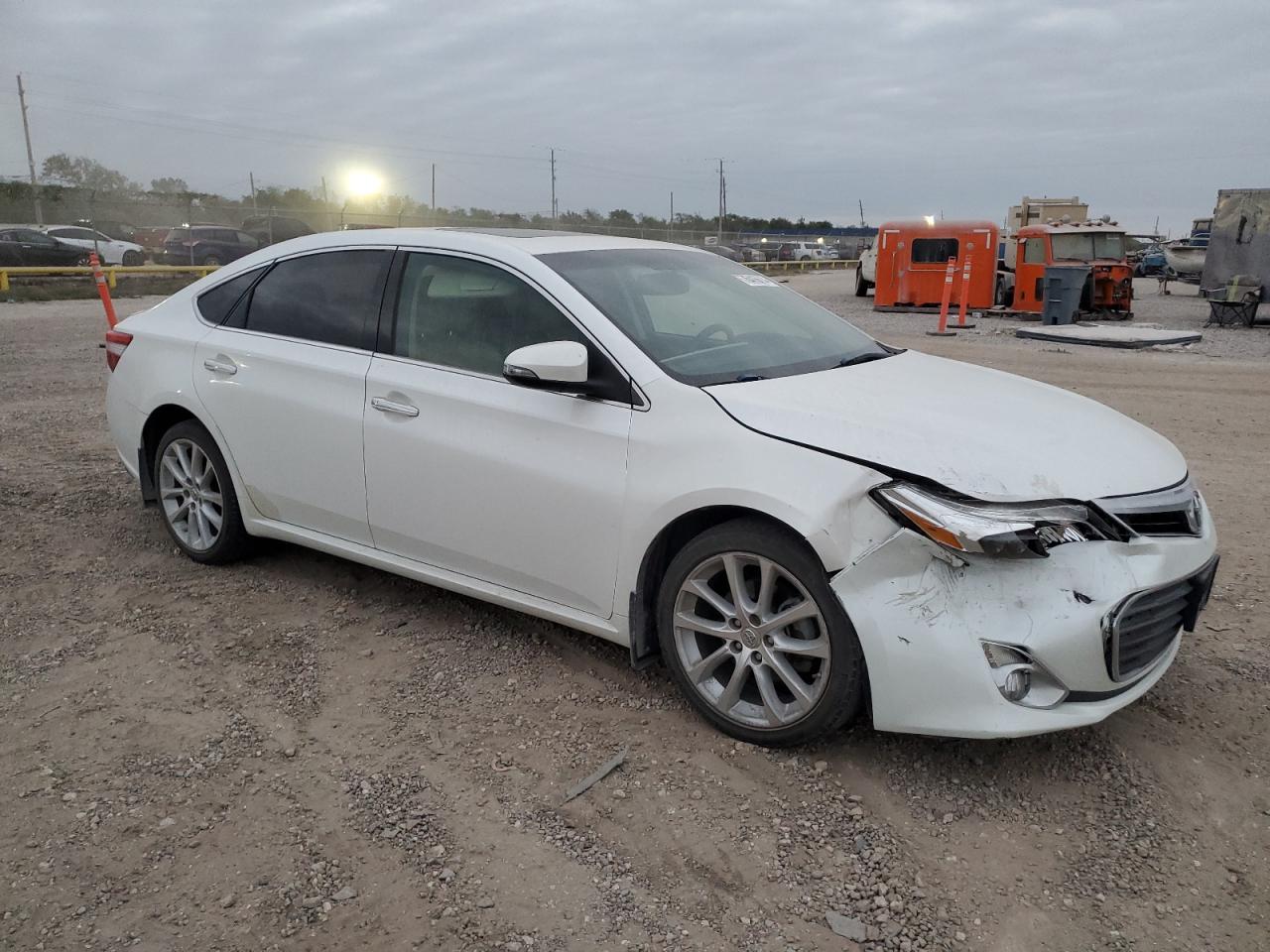 2013 Toyota Avalon VIN 4T1BK1EB8DU013074 Copart auction photo, front end / minor dent/scratches damage thumbnail 4