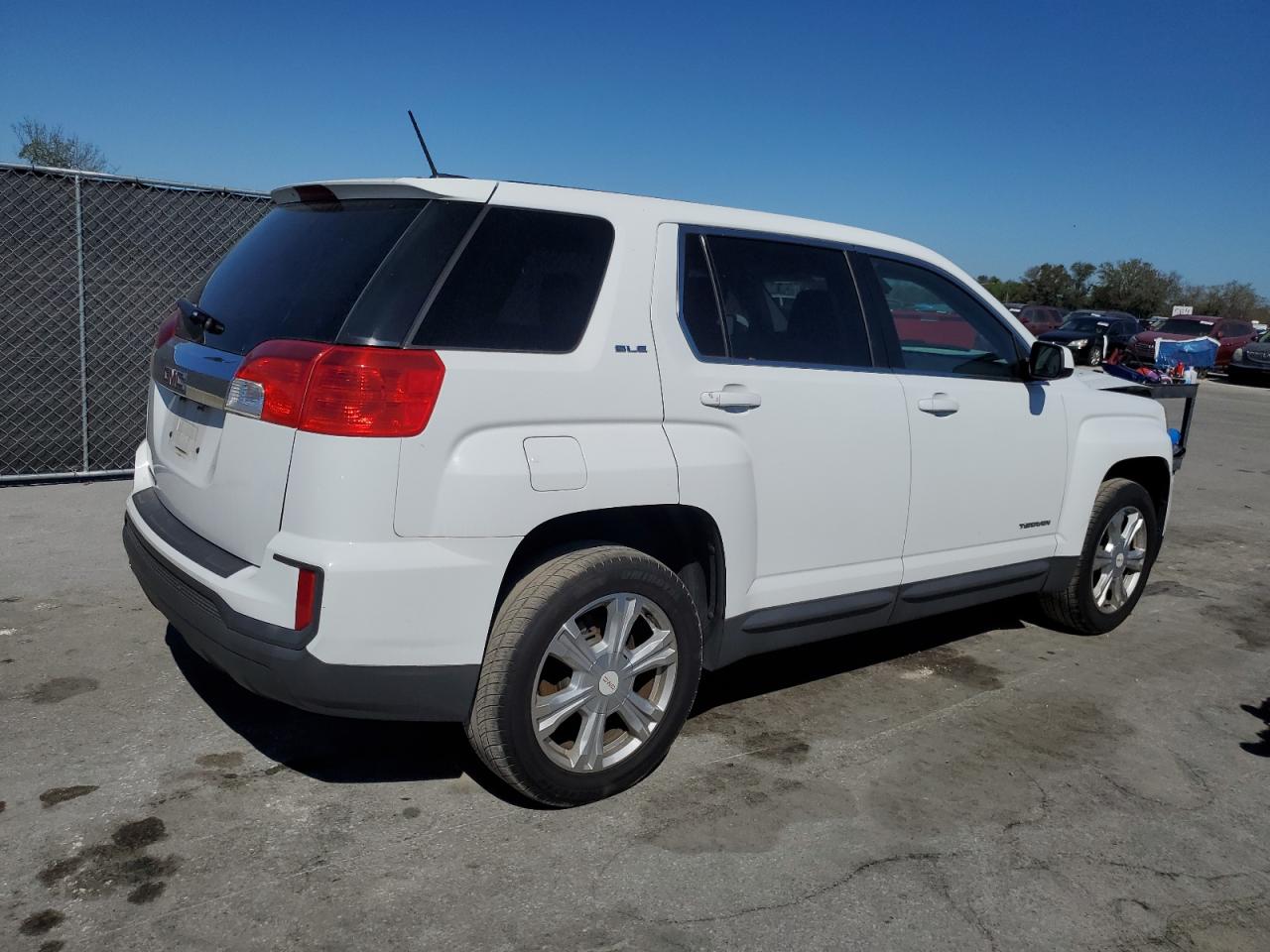 2017 GMC Terrain VIN 2GKALMEK8H6131679 Copart auction photo, front end damage thumbnail 3