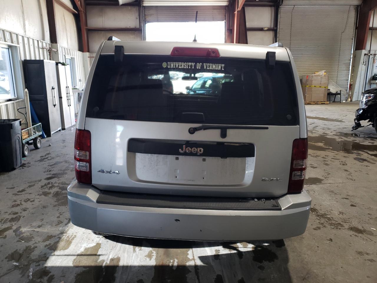 2008 Jeep Liberty (North America) VIN 1J8GN28KX8W105700 Copart auction photo, front end / minor dent/scratches damage thumbnail 6