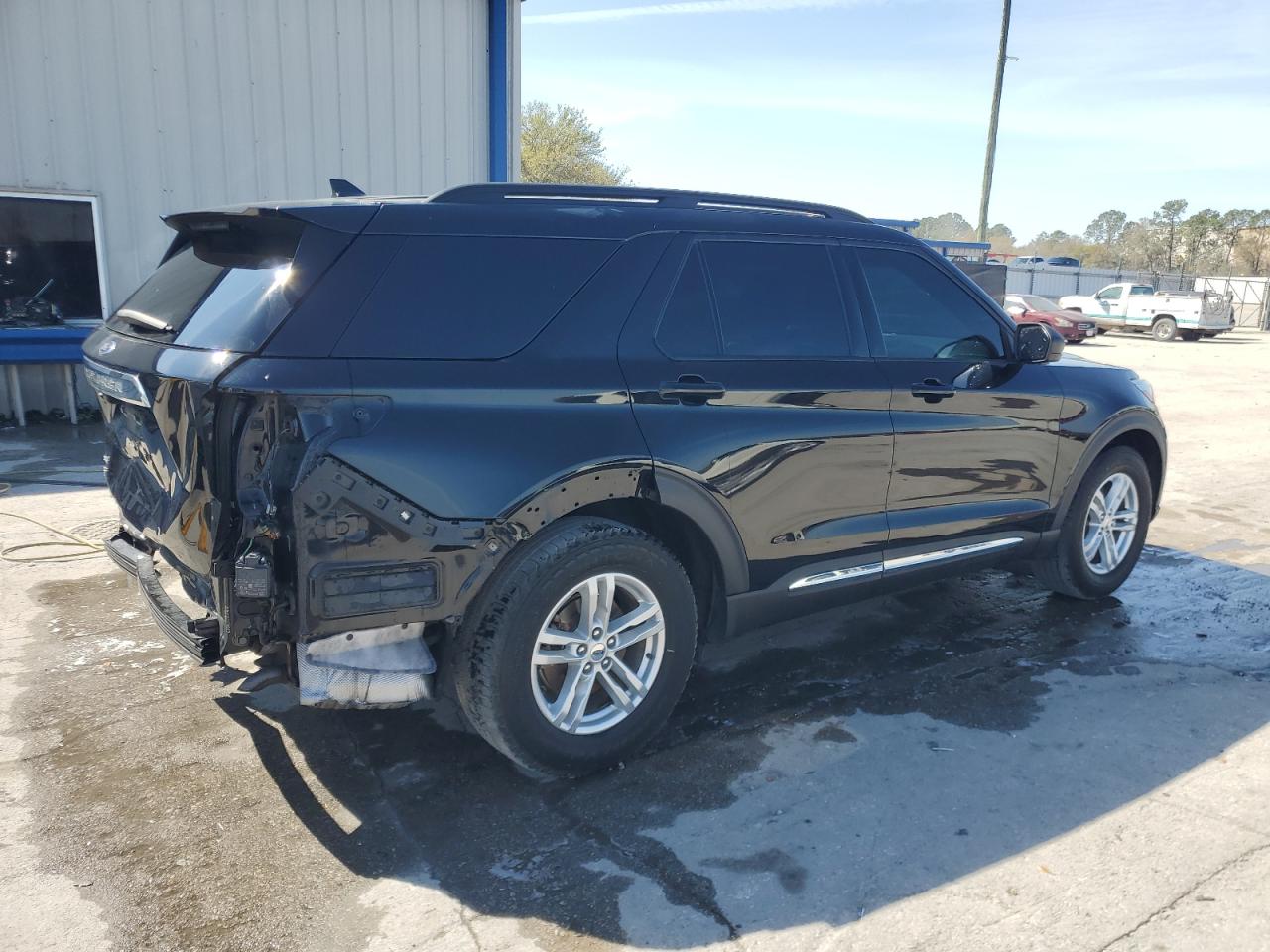 2021 Ford Explorer VIN 1FMSK7DH9MGA57253 Copart auction photo, rear end / side damage thumbnail 3