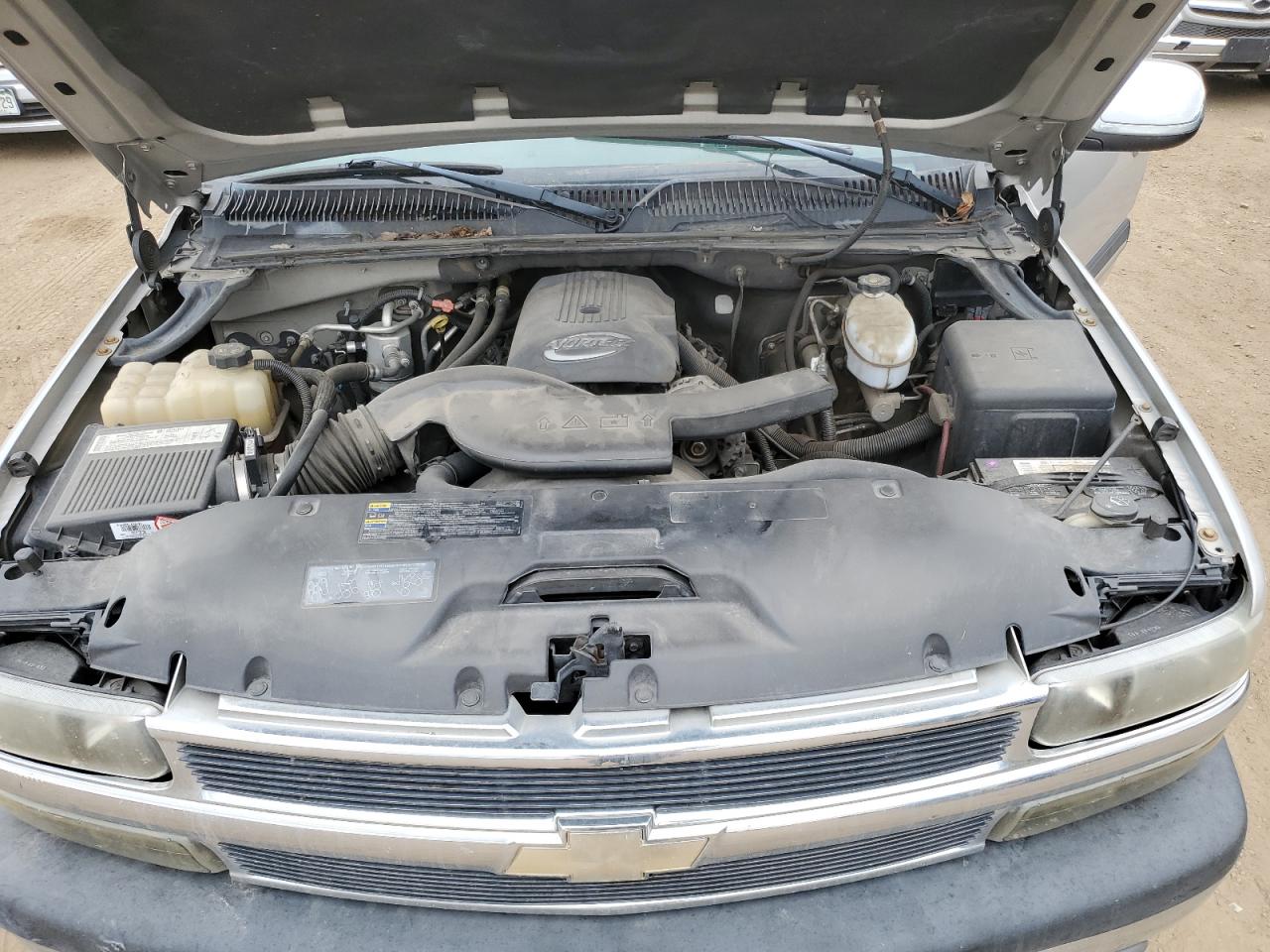 2004 Chevrolet Suburban VIN 1GNEC16T04J250401 Copart auction photo, normal wear damage thumbnail 12
