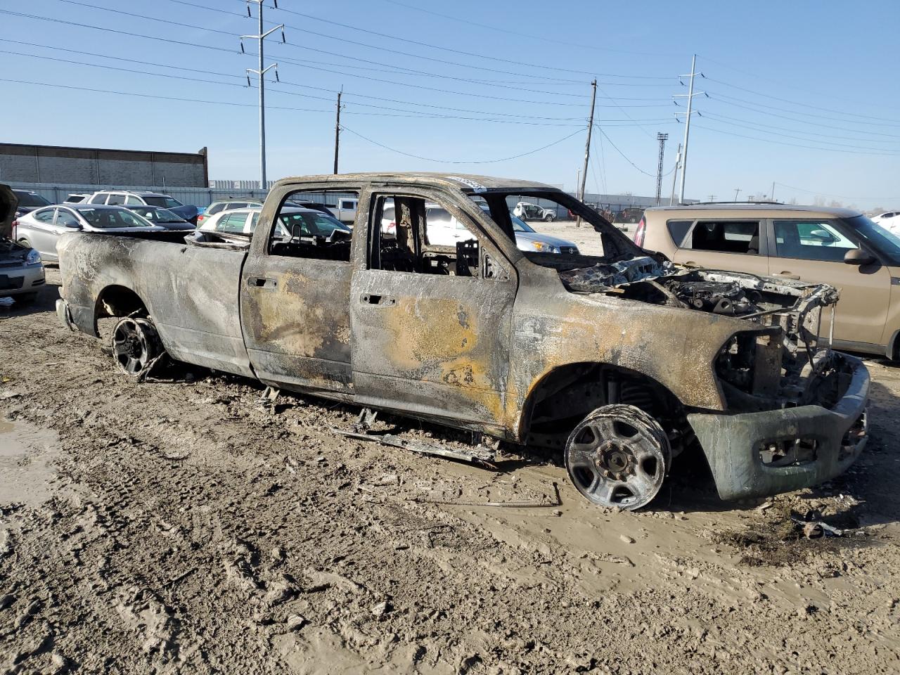 2019 RAM 2500 VIN 3C6UR5JL5KG611239 Copart auction photo, burn damage thumbnail 4
