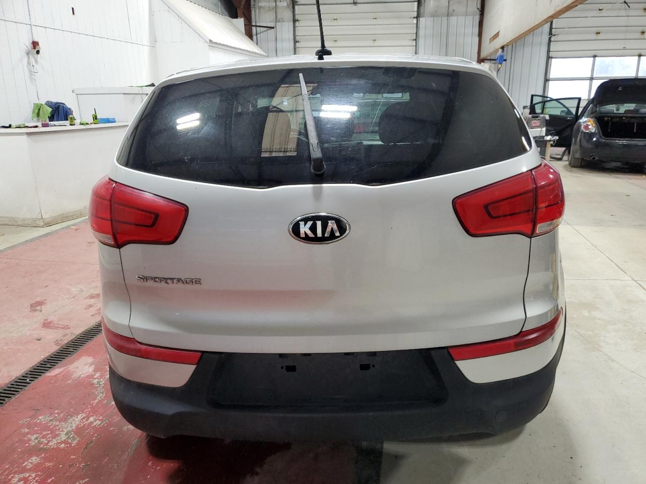 2016 KIA Sportage VIN KNDPBCAC6G7820412 Copart auction photo, mechanical / minor dent/scratches damage thumbnail 6