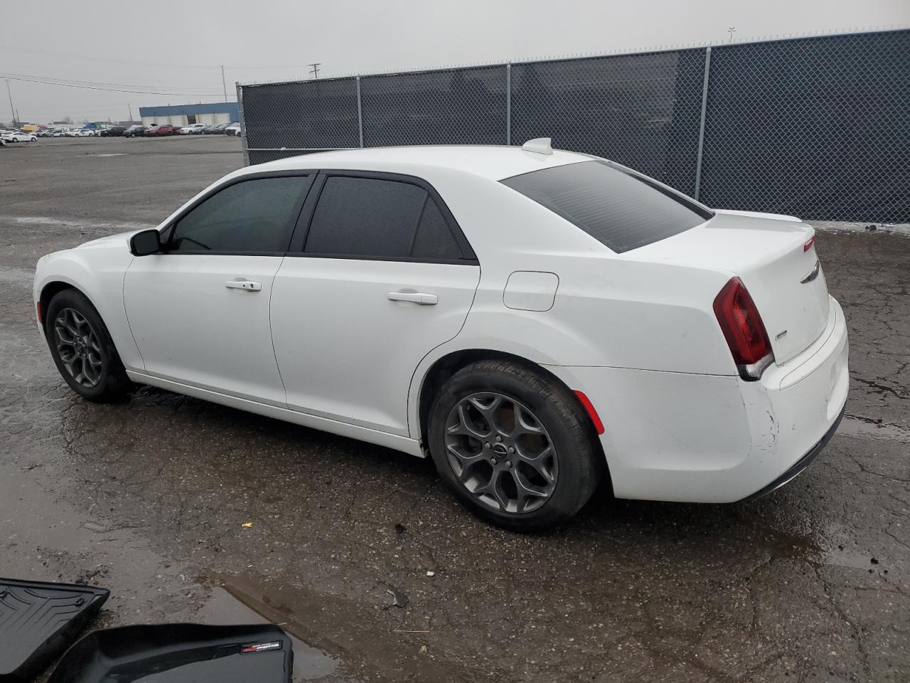 2017 Chrysler 300 VIN 2C3CCAGGXHH577854 Copart auction photo, minor dent/scratches damage thumbnail 2