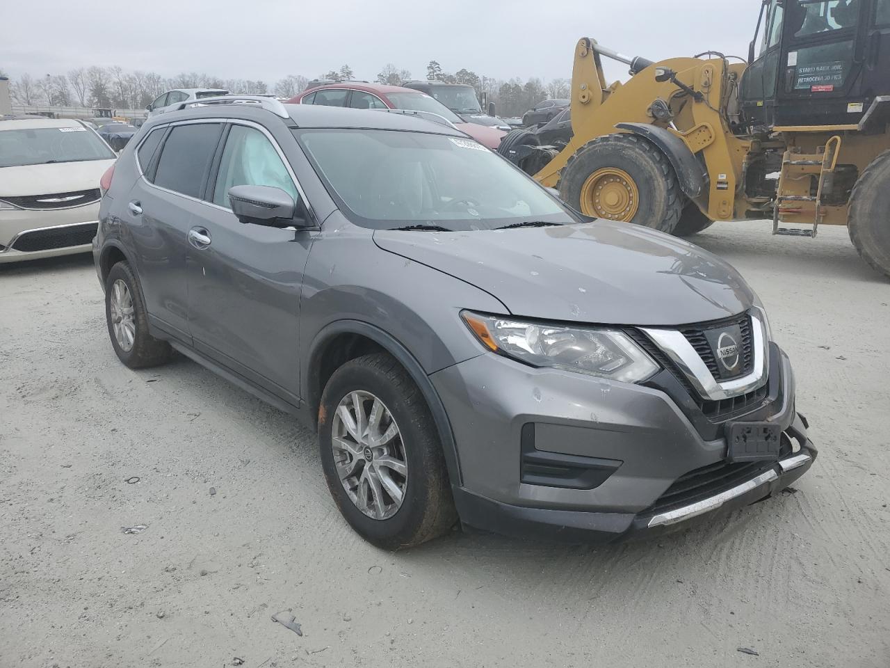 2017 Nissan Rogue VIN KNMAT2MV5HP615661 Copart auction photo, front end damage thumbnail 4