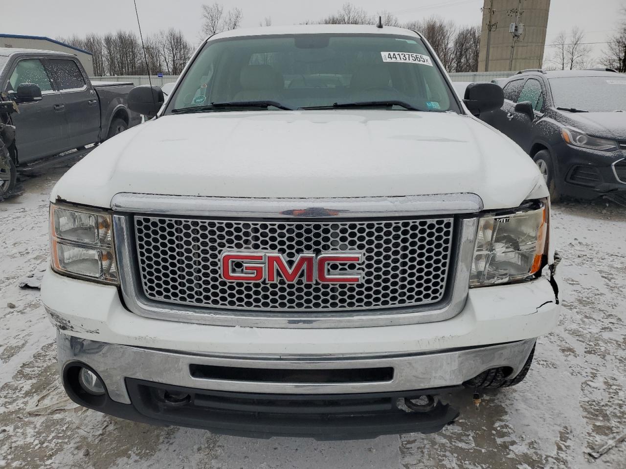 2011 GMC Sierra VIN 1GTR2VE39BZ331529 Copart auction photo, front end / rear end damage thumbnail 5