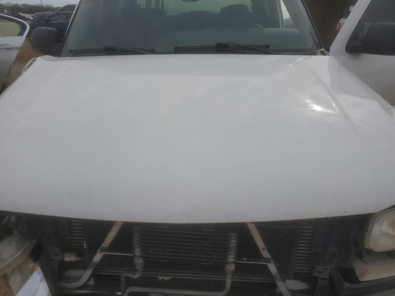 2005 GMC Sierra VIN 1GTHK23235F837027 Copart auction photo, front end damage thumbnail 13