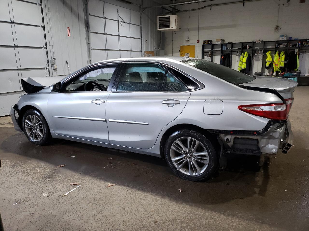 2015 Toyota Camry VIN 4T1BF1FK3FU997353 Copart auction photo, front end / rear end damage thumbnail 2