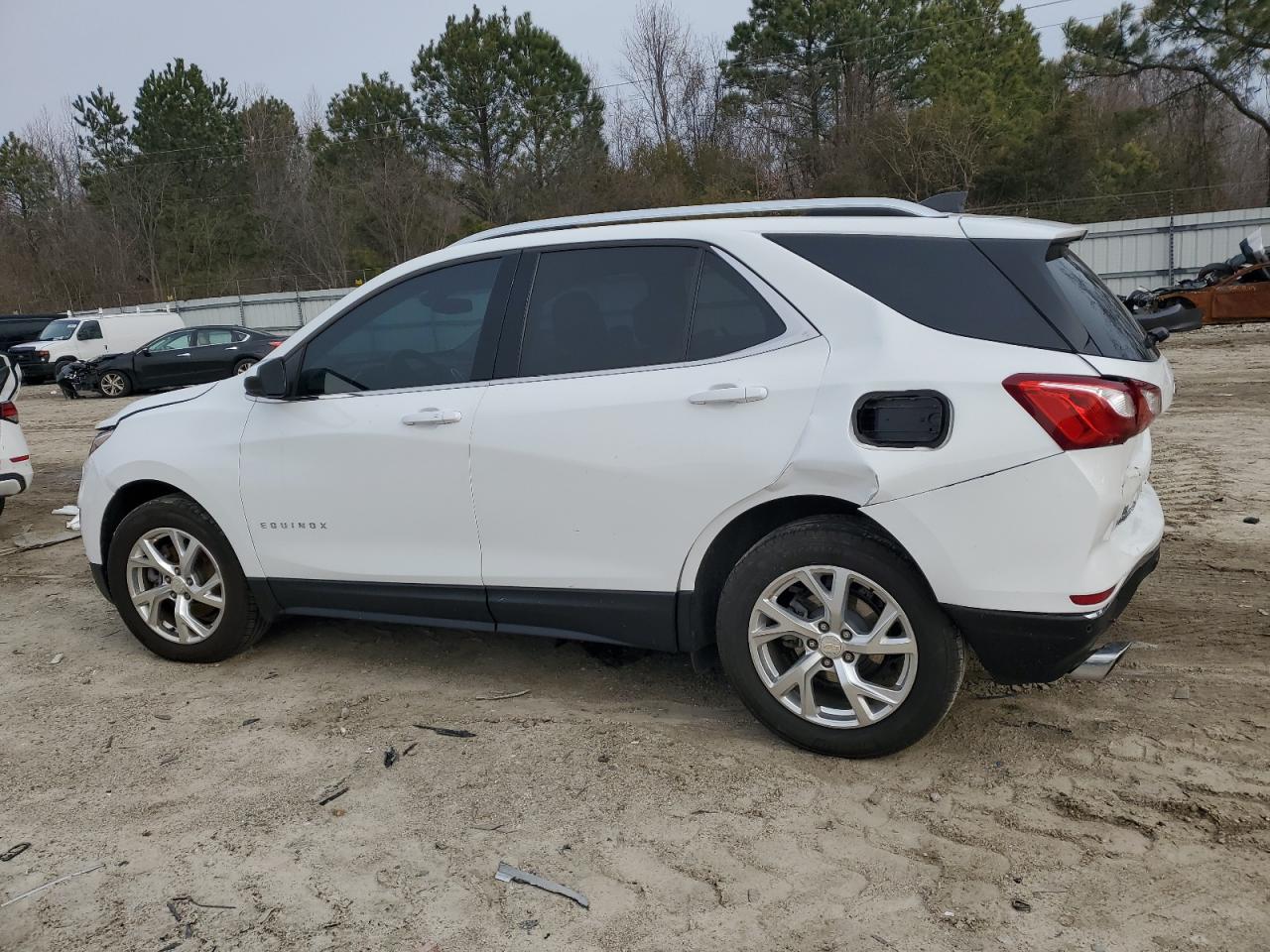 2020 Chevrolet Equinox VIN 3GNAXVEX3LS557136 Copart auction photo, rear end / front end damage thumbnail 2