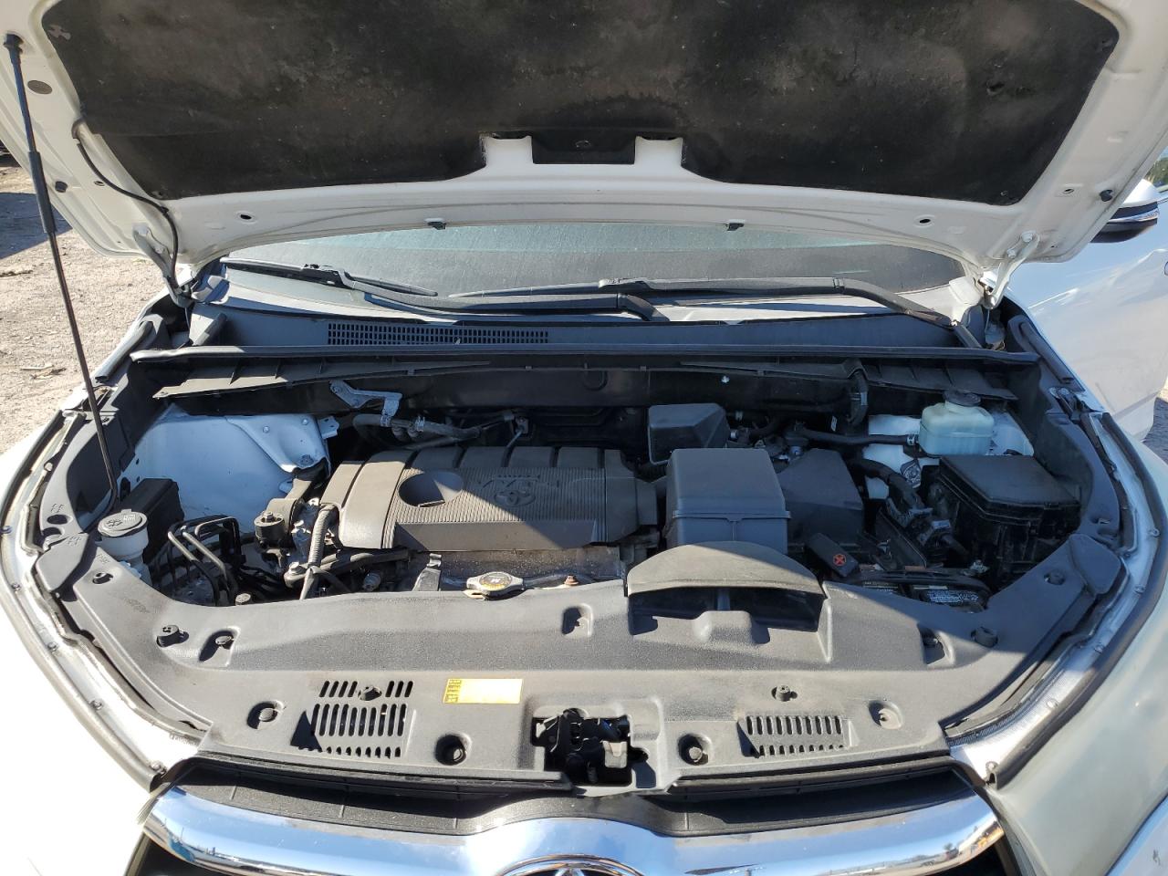 2015 Toyota Highlander VIN 5TDZARFH7FS010911 Copart auction photo, rear end / front end damage thumbnail 12