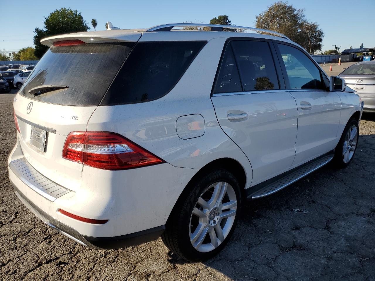 2015 Mercedes-Benz M-klasse VIN 4JGDA5HB6FA553106 Copart auction photo, front end / minor dent/scratches damage thumbnail 3