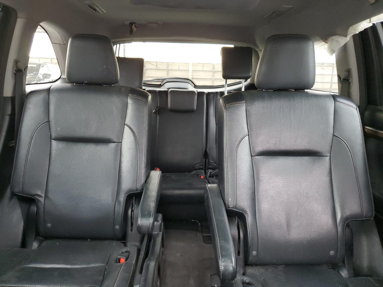 2016 Toyota Highlander VIN 5TDYKRFH0GS143455 Copart auction photo, side / front end damage thumbnail 10