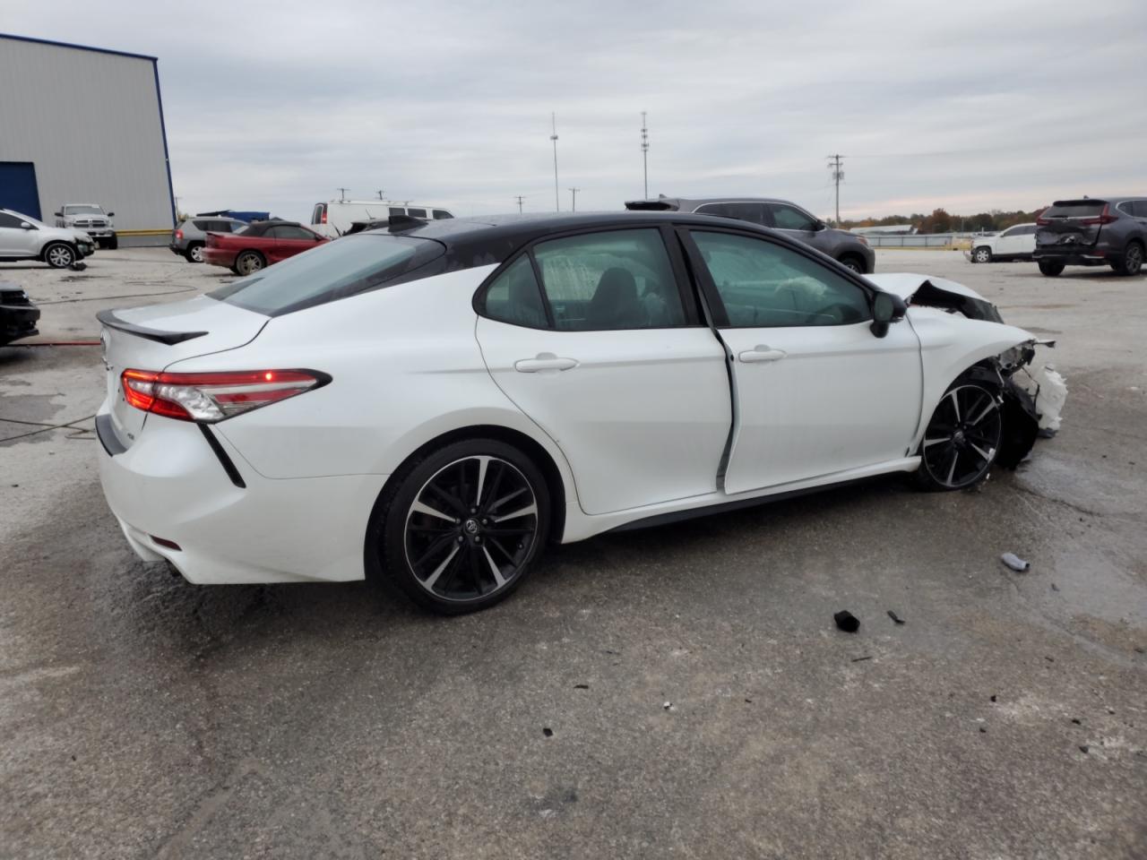 2018 Toyota Camry VIN 4T1BZ1HK8JU001753 Copart auction photo, front end damage thumbnail 3
