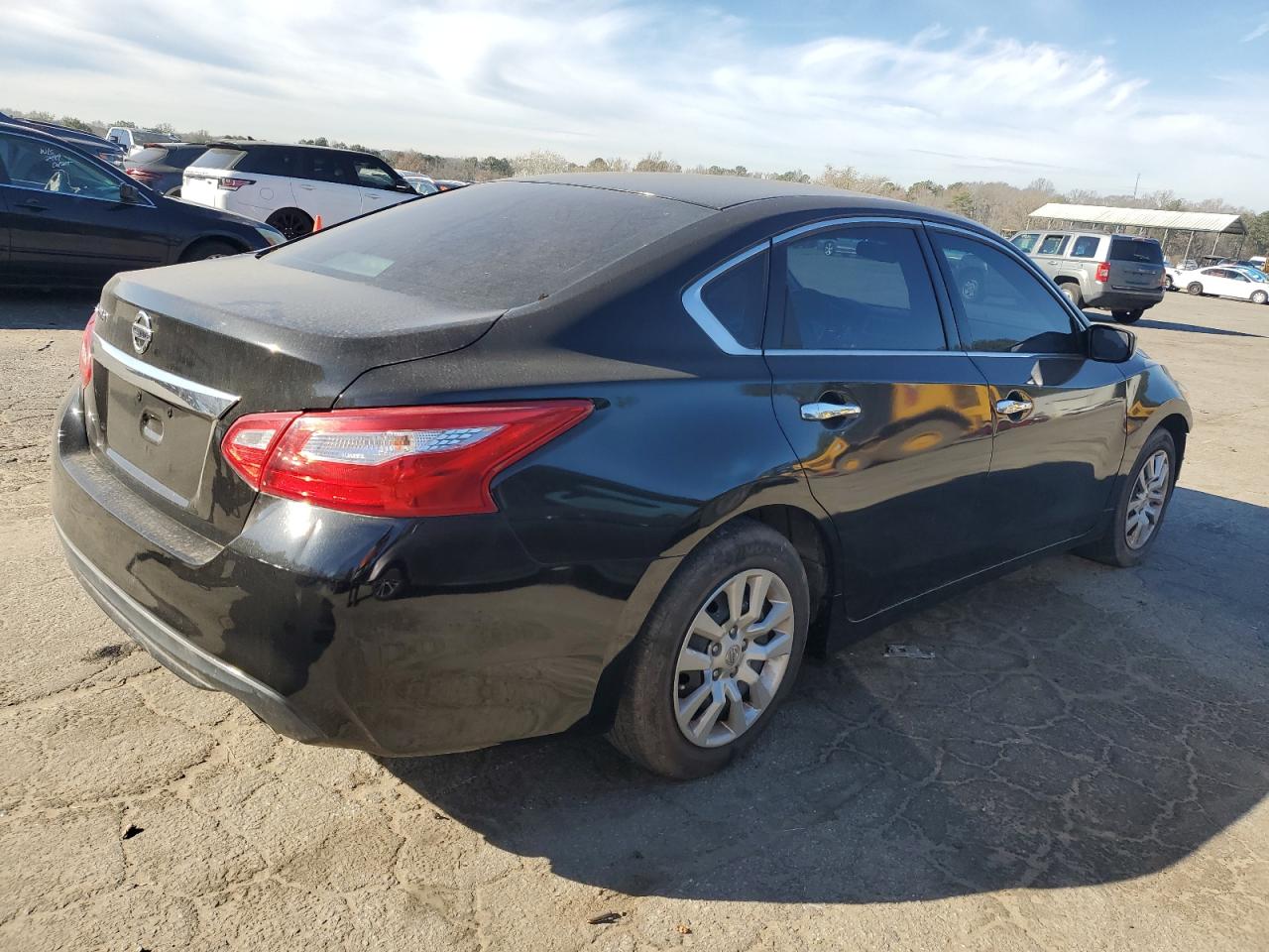 2017 Nissan Altima VIN 1N4AL3AP4HN302422 Copart auction photo, front end damage thumbnail 3
