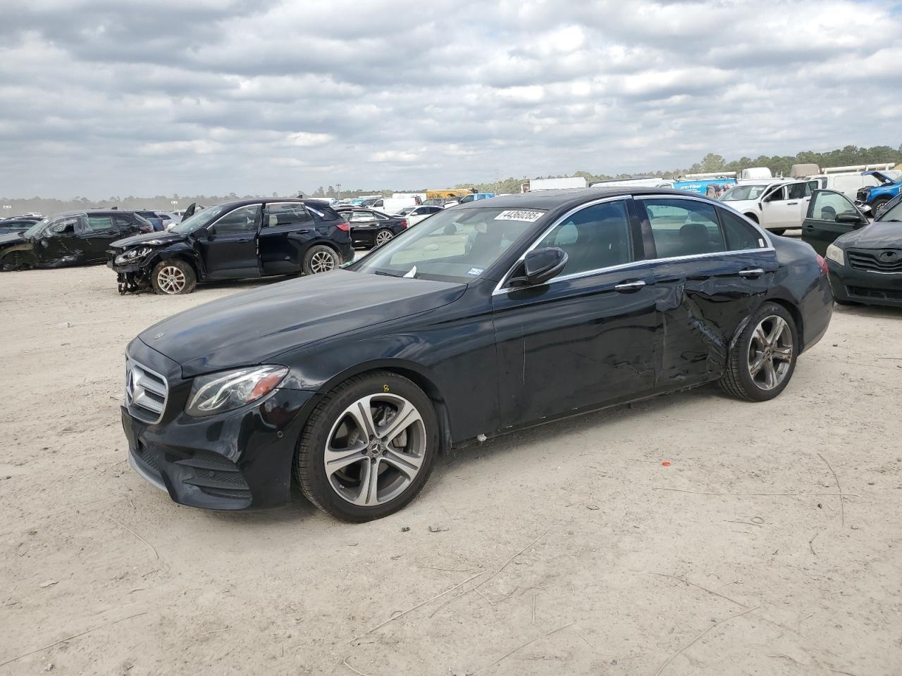 2018 Mercedes-Benz E-klasse VIN WDDZF4JB7JA337196