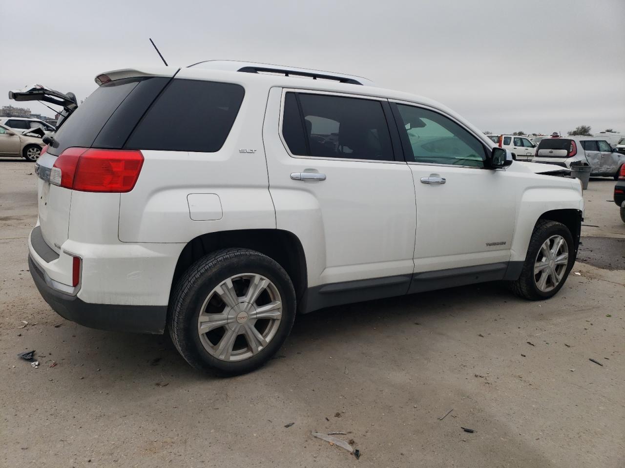 2017 GMC Terrain VIN 2GKFLUEK1H6109626 Copart auction photo, front end damage thumbnail 3