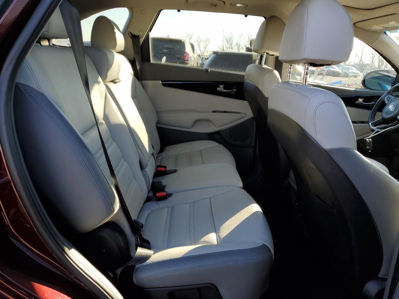 2018 KIA Sorento VIN 5XYPKDA58JG400846 Copart auction photo, rear end damage thumbnail 11