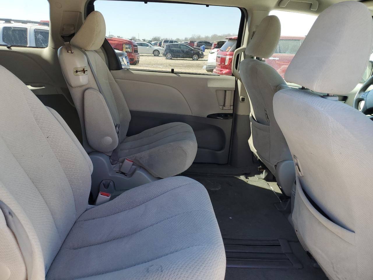 2011 Toyota Sienna VIN 5TDKK3DC4BS023094 Copart auction photo, hail damage thumbnail 11