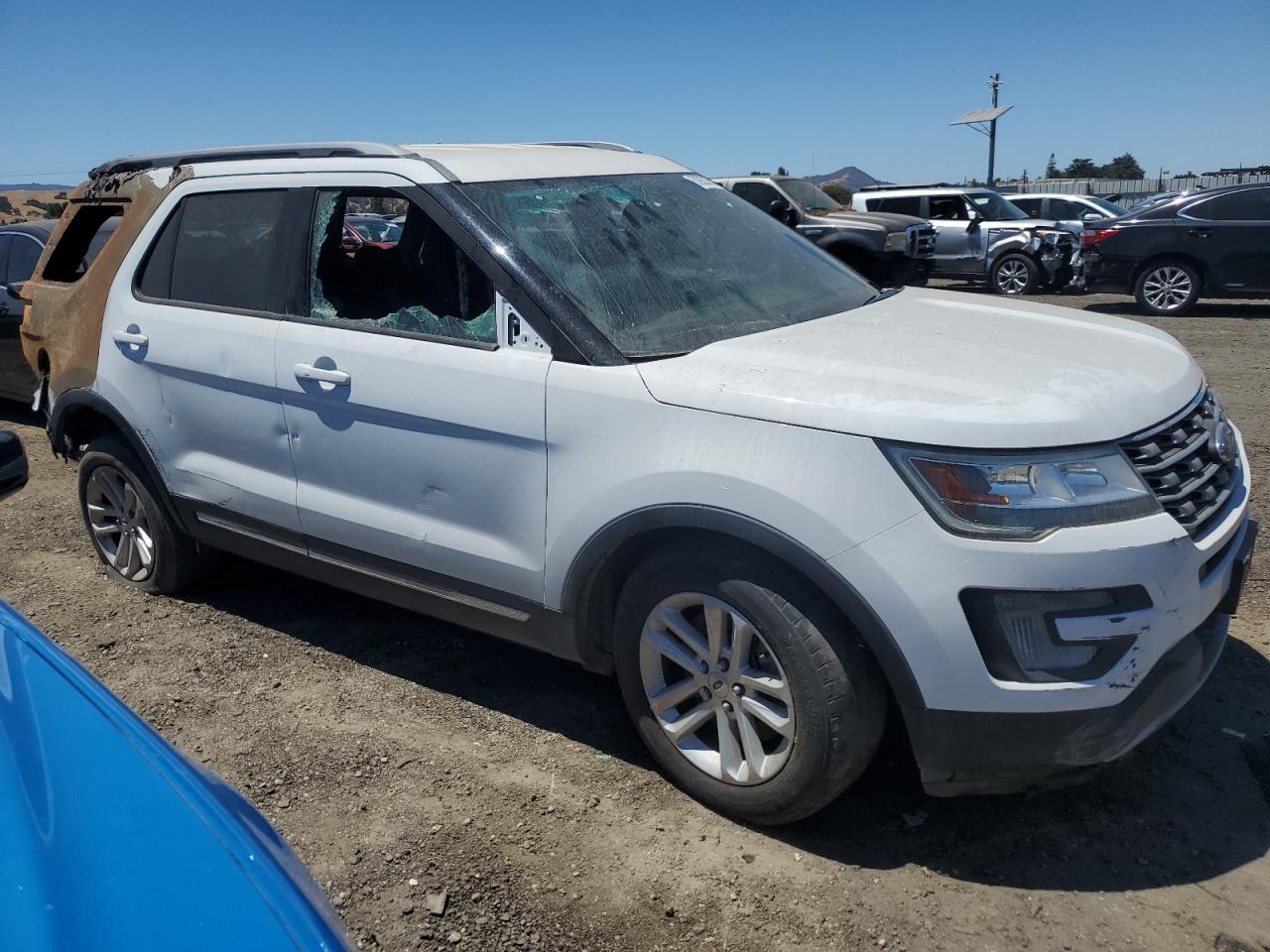 2017 Ford Explorer VIN 1FM5K7D8XHGB64508 Copart auction photo, burn - interior / burn damage thumbnail 4