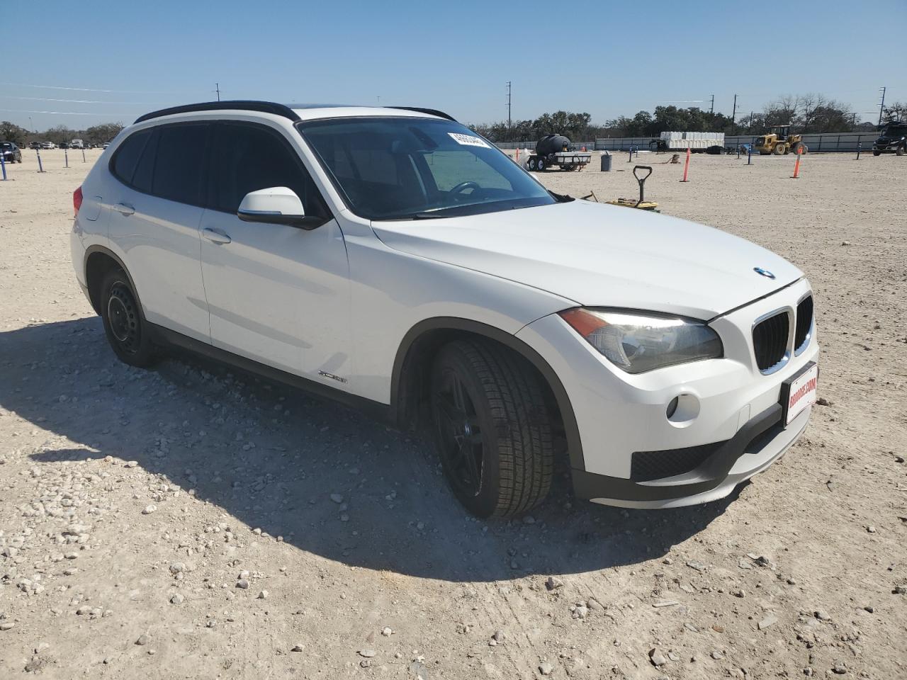 2015 BMW X1 VIN WBAVM1C51FV316118 Copart auction photo, hail / minor dent/scratches damage thumbnail 4