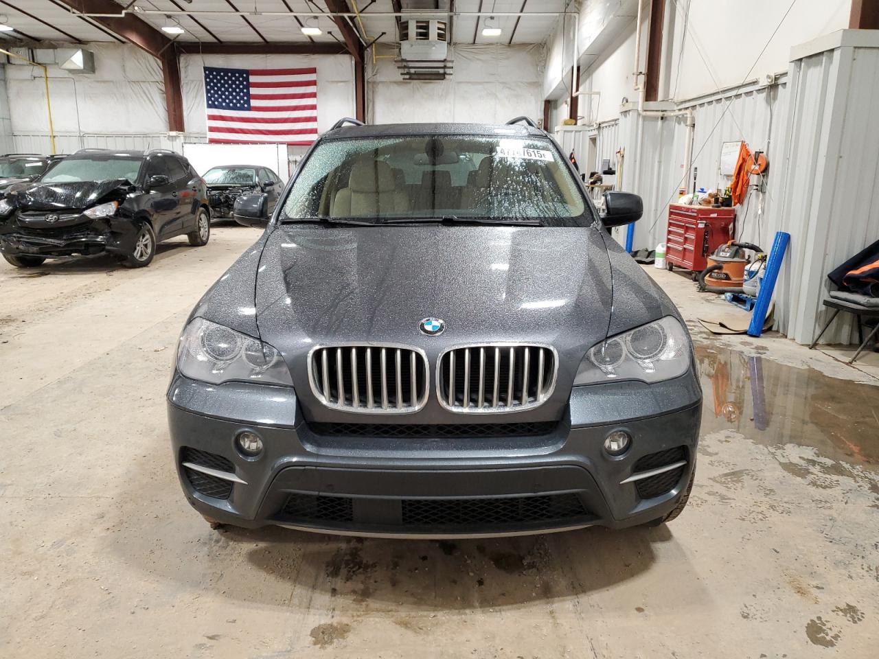 2013 BMW X5 VIN 5UXZV4C54D0G51131 Copart auction photo, side / rear end damage thumbnail 5