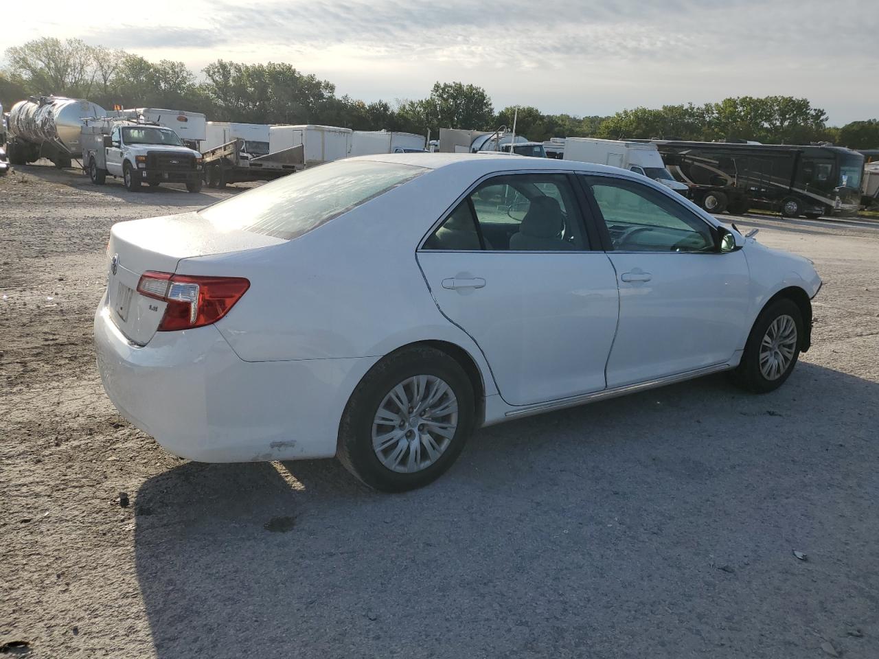 2014 Toyota Camry VIN 4T4BF1FK5ER350621 Copart auction photo, front end / minor dent/scratches damage thumbnail 3