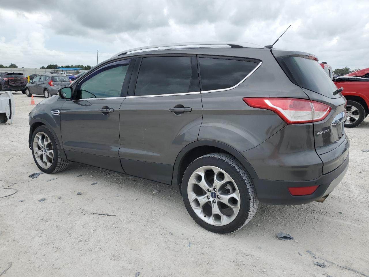 2016 Ford Escape VIN 1FMCU0J90GUA73026 Copart auction photo, front end damage thumbnail 2